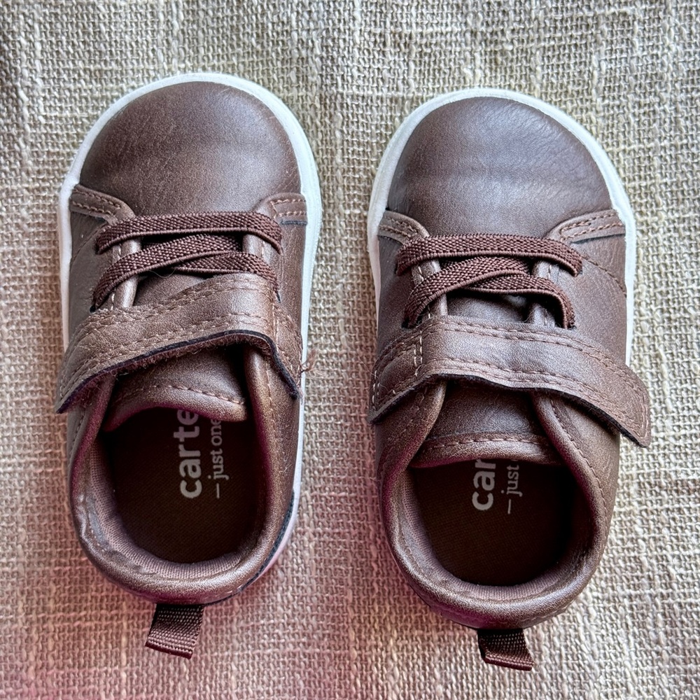 Carter's-Just One You-Boys-size 3 Toddler-Brown-Slip on with Velcro